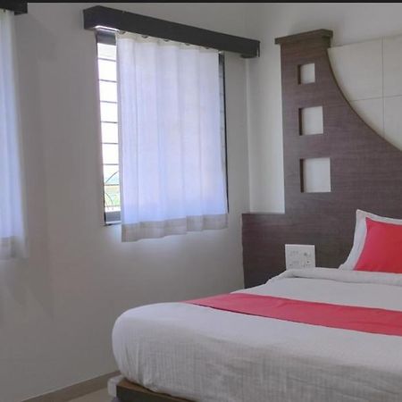 Hotel View Point Ajanta Bagian luar foto
