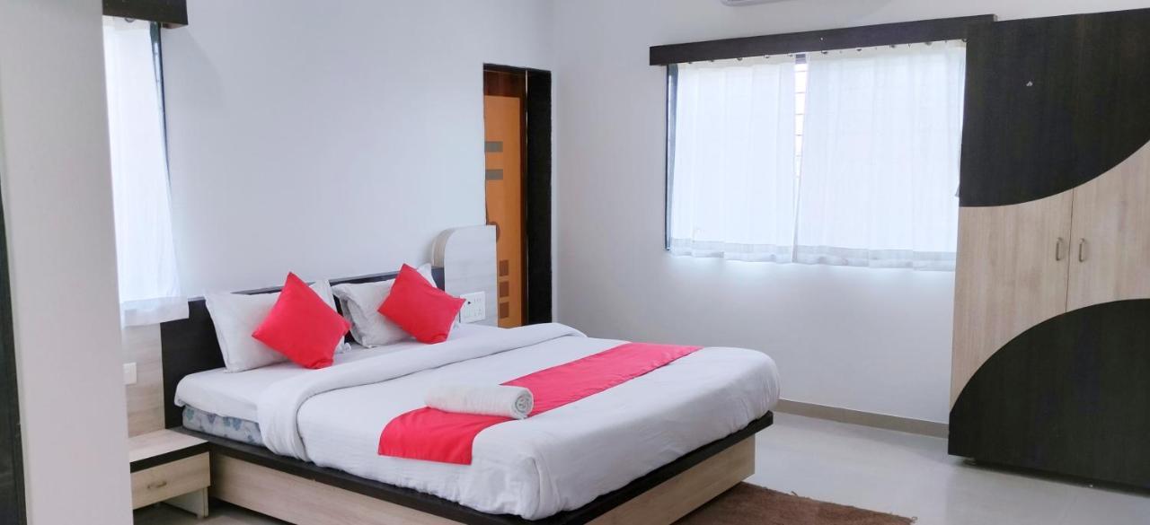 Hotel View Point Ajanta Bagian luar foto